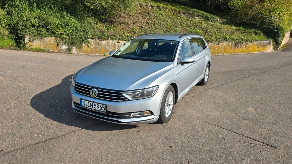 VW Passat 272.000 km 8.200 € Stuttgart 70329