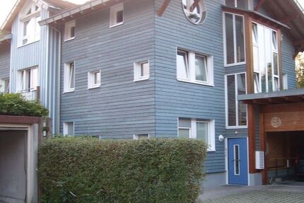 2,5-Zimmer-Wohnung, frei ab 1.8.2026, ca. 73 m² im 5-Familien-Holzhaus, Bj. 1997, zu verkaufenu - Wohnung Leonberg | Angebot:26975010