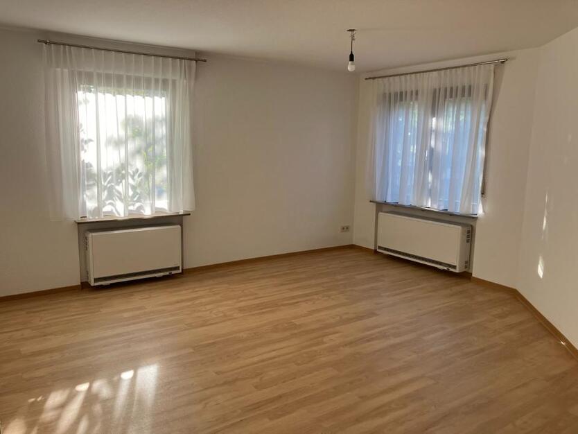 bezugsfertige 2-Zimmer-Wohnung mit EBK und Garten, Privatverkauf