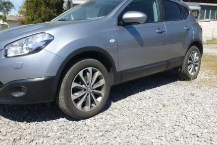 Nissan Qashqai 104.000 km 9.490 &euro; Affalterbach 71563
