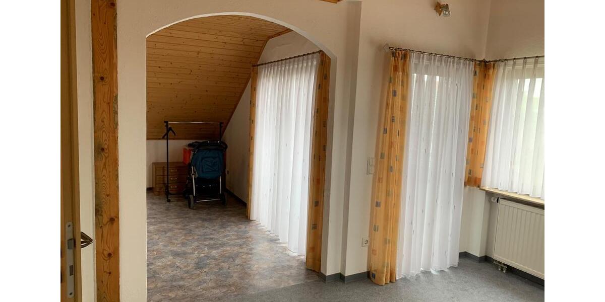 Dachgeschoßwohnung Ebersbach an der Fils - 3 Zimmer, 78 m&sup2;, 680&euro; | Angebot:24795785
