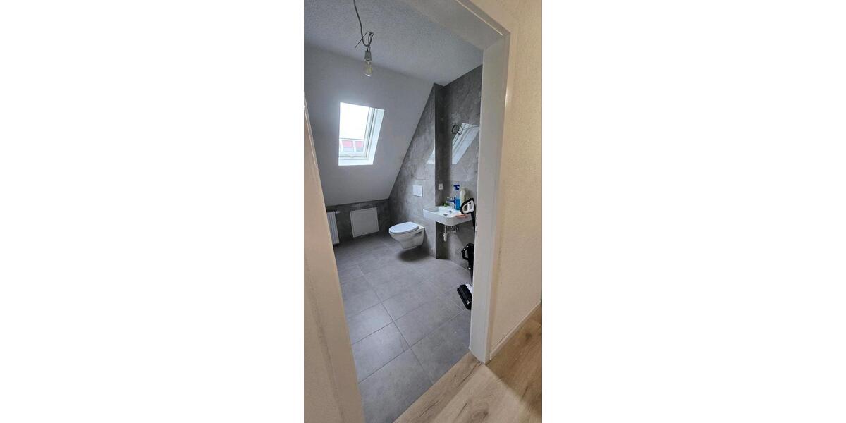 Dachgeschoßwohnung Ludwigsburg Oßweil - 4 Zimmer, 110 m&sup2;, 1.400&euro; | Angebot:26342825