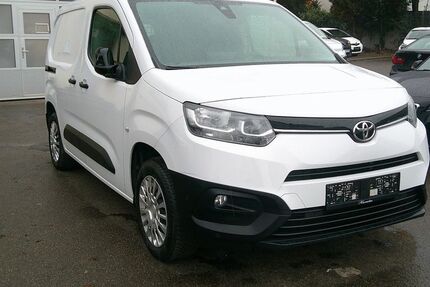 Toyota Proace City 107.850 km 12.990 &euro; Sindelfingen 71065
