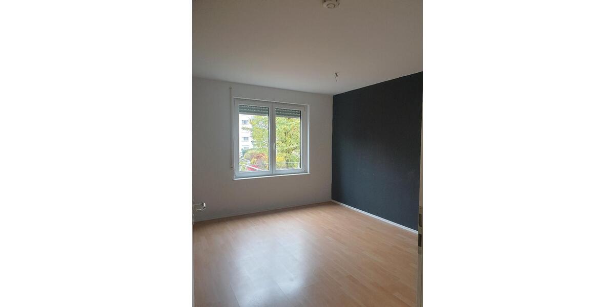Etagenwohnung Esslingen am Neckar Pliensauvorstadt - 3 Zimmer, 78 m&sup2;, 947&euro; | Angebot:26383049
