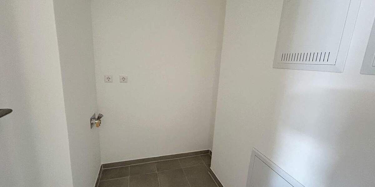 Etagenwohnung Stuttgart Untertürkheim - 2 Zimmer, 64 m&sup2;, 1.190&euro; | Angebot:24111949