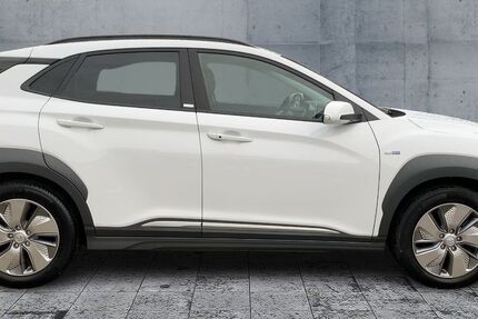 Hyundai KONA 29.531 km 24.290 € Filderstadt 70794