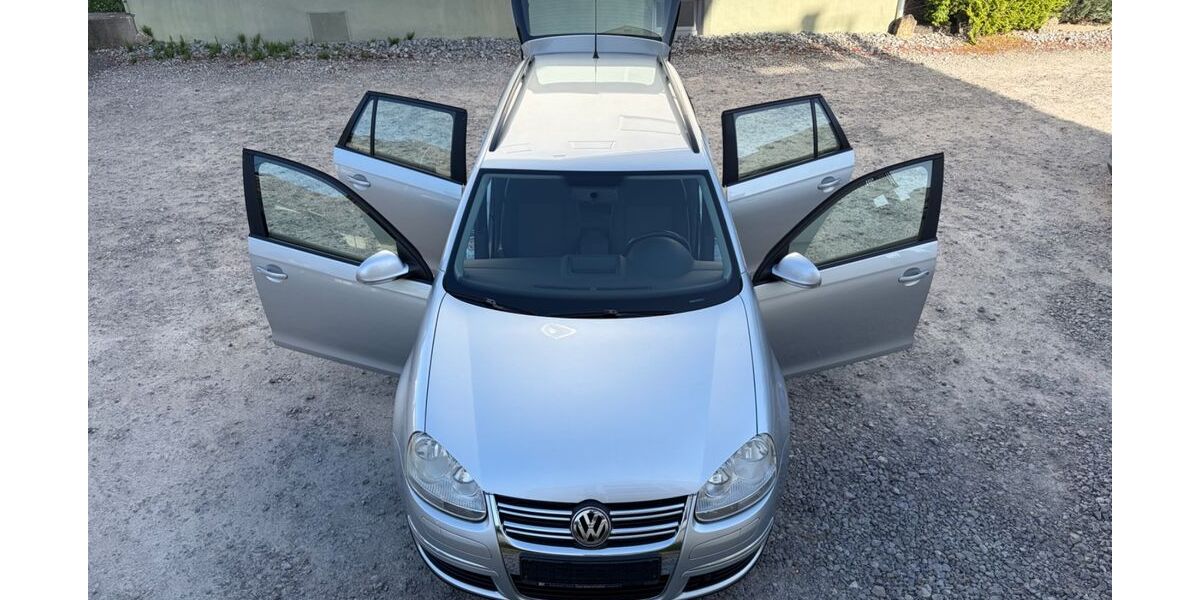 VW Golf 154.230 km 4.890 &euro; Böblingen 71032