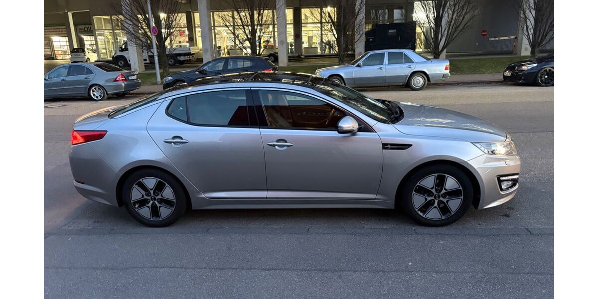 Kia Optima 128.371 km 11.000 &euro; Stuttgart 70469