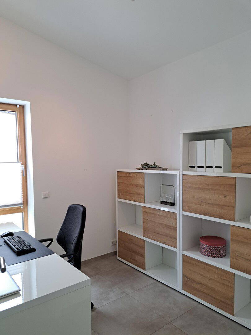 Hochwertige Doppelhaushälfte mit Pool und Sauna in ruhiger Lage von Gärtringen 6 zimmer