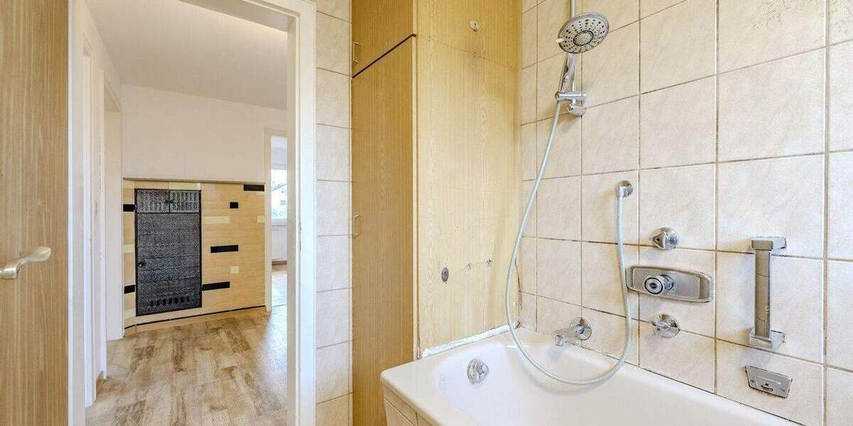 Mehrfamilienhaus, Wohnhaus Sindelfingen / Maichingen Maichingen - 8 Zimmer, 145 m&sup2;, 695.000&euro; | Angebot:25746135