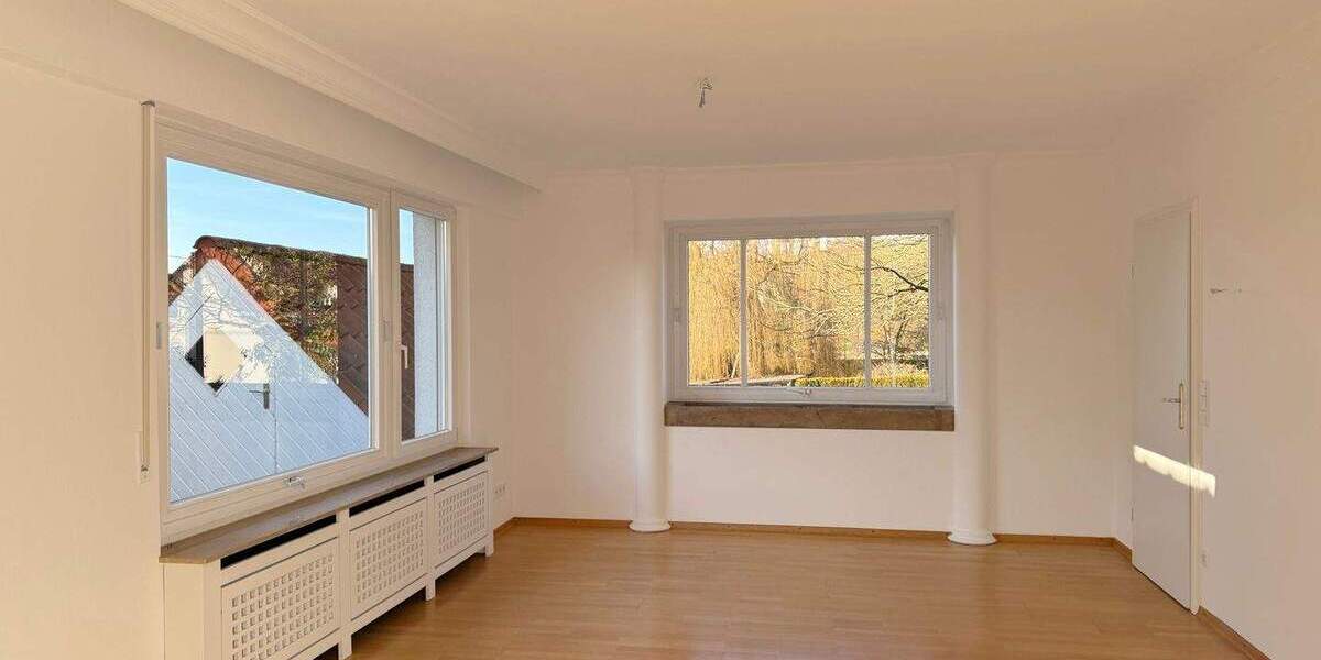 Mehrfamilienhaus, Wohnhaus Nürtingen - 5 Zimmer, 175 m&sup2;, 2.700&euro; | Angebot:24557708