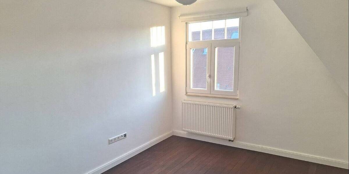 Einfamilienhaus Stuttgart Wangen - 8 Zimmer, 126 m&sup2;, 749.000&euro; | Angebot:24027167