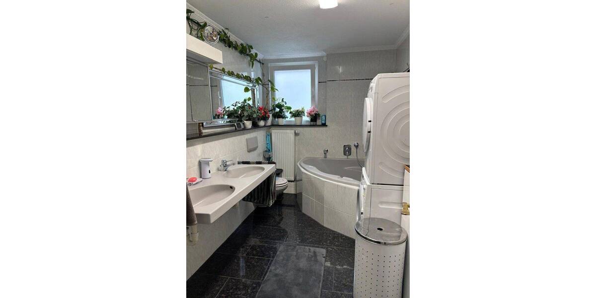 Etagenwohnung Stuttgart Untertürkheim - 5 Zimmer, 100 m&sup2;, 396.000&euro; | Angebot:26885011