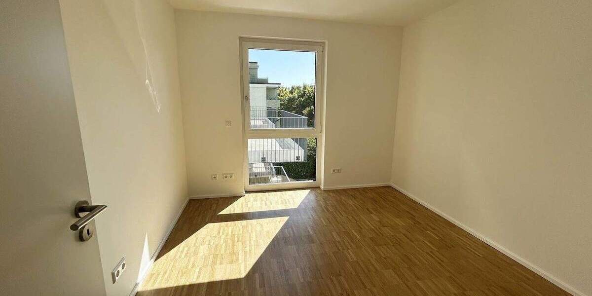 Etagenwohnung Stuttgart Untertürkheim - 5 Zimmer, 120 m&sup2;, 1.990&euro; | Angebot:25727984