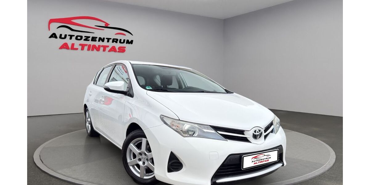 Toyota Auris 97.000 km 9.700 € Holzgerlingen 71088