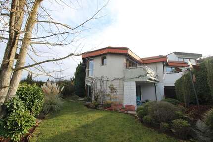 Haus zum Mieten in Gerlingen 2.650 € 188 m² 5 zimmer