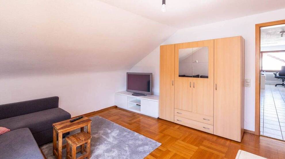 Liebevoll gepflegtes Drei-Parteienhaus in ruhiger Wohnlage