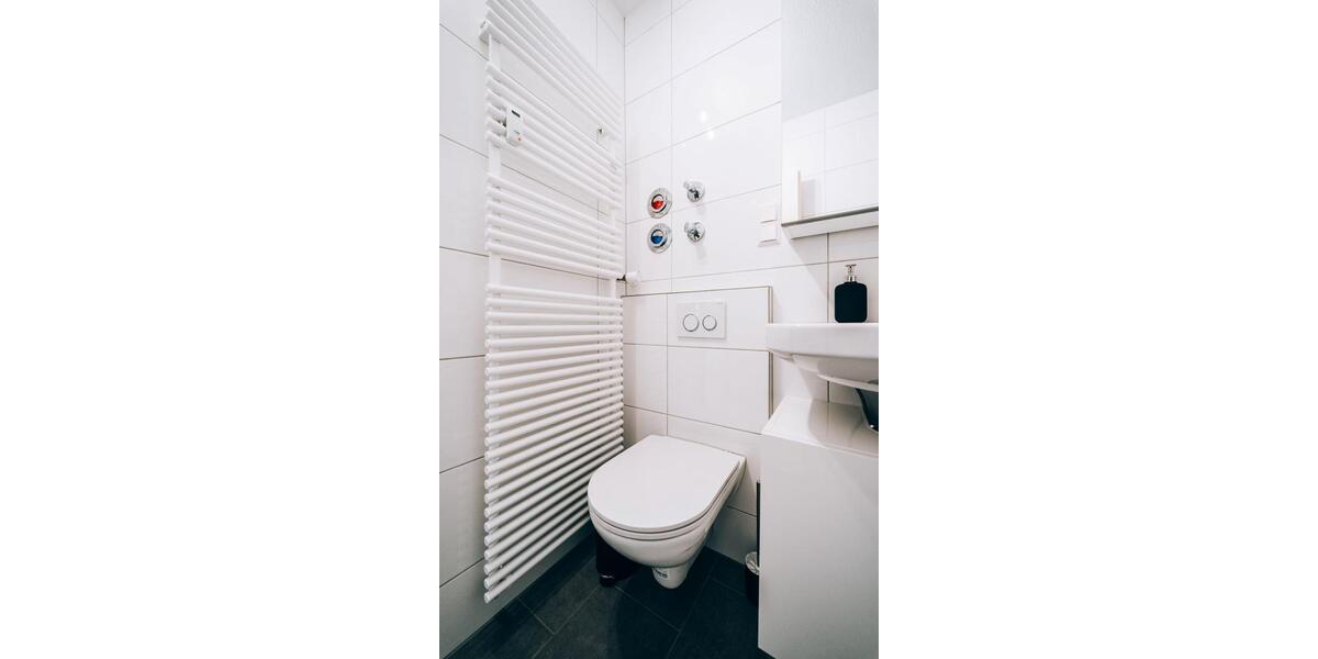Etagenwohnung Stuttgart Luginsland - 1.5 Zimmer, 30 m&sup2;, 1.100&euro; | Angebot:26312702