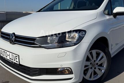 VW Touran 140.636 km 22.990 &euro; Böblingen/Stuttgart 71034