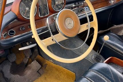 Mercedes 220