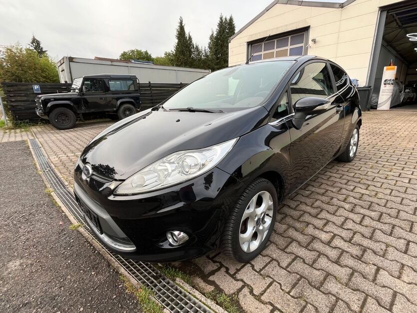 Ford Fiesta 143.600 km 3.199 € Weinstadt 71384
