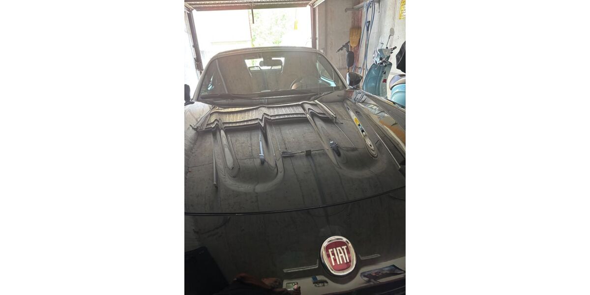 Fiat 124 Spider 33.650 km 18.499 &euro; Großschirma 09603