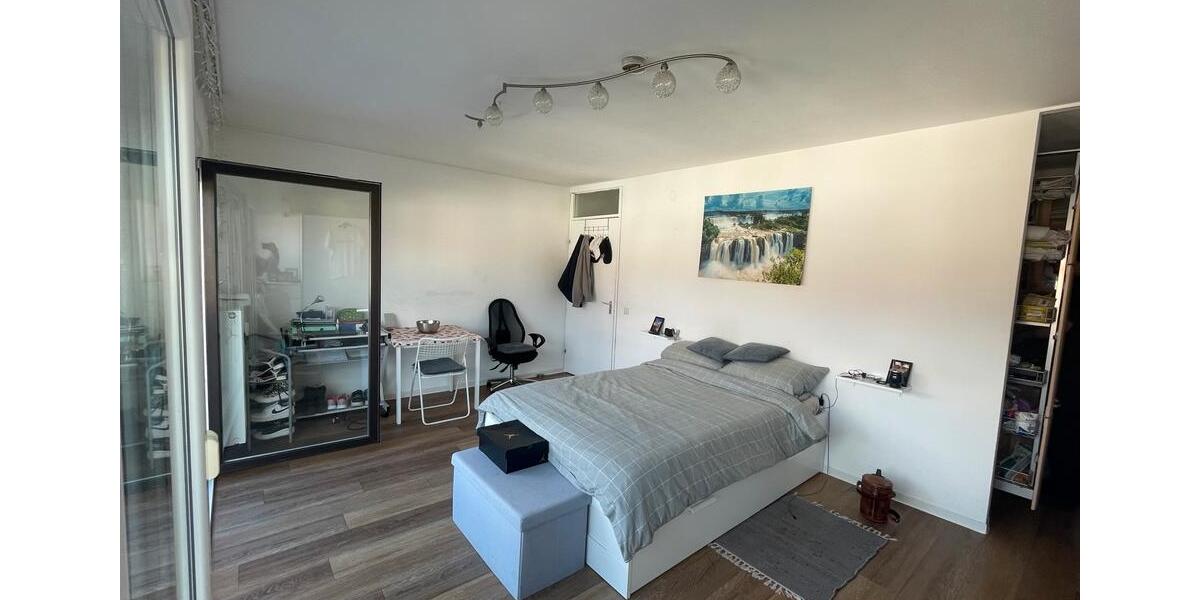 Etagenwohnung Stuttgart Luginsland - 1.5 Zimmer, 40 m&sup2;, 860&euro; | Angebot:26625620