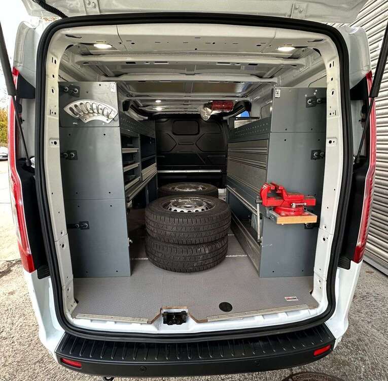 Ford Transit Custom 57.636 km 22.400 € Sindelfingen 71065