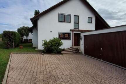 Haus zum Mieten in Weissach 2.500 € 229 m² 8 zimmer