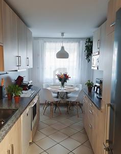 RUHE GENIEßEN, LICHT ERLEBEN - Erdgeschoßwohnung Sindelfingen Eichholz | Angebot:26270323