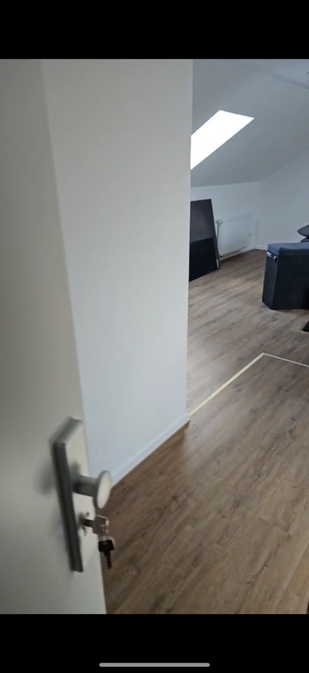 1 Zimmer Dachgeschoßwohnung, kernsaniert