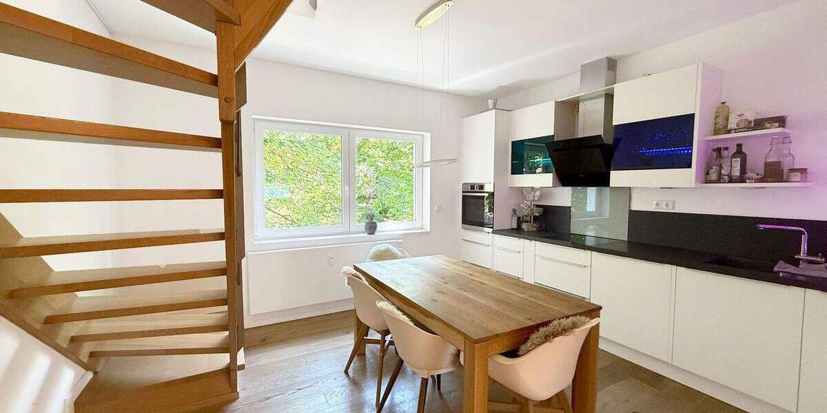 Tolle Dachgeschoss-Maisonette-Wohnung in Aussichtslage 3 zimmer