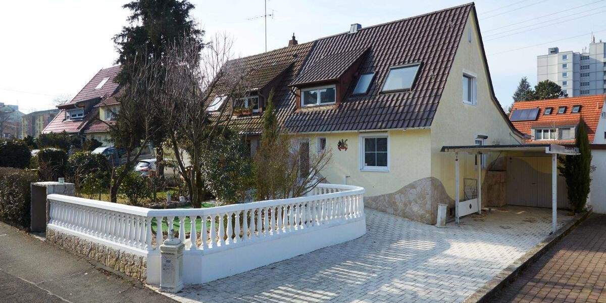 EinfamilienhausDoppelhaushälfte in ruhiger Lage 4 zimmer