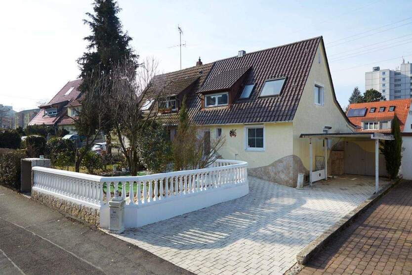 EinfamilienhausDoppelhaushälfte in ruhiger Lage 4 zimmer