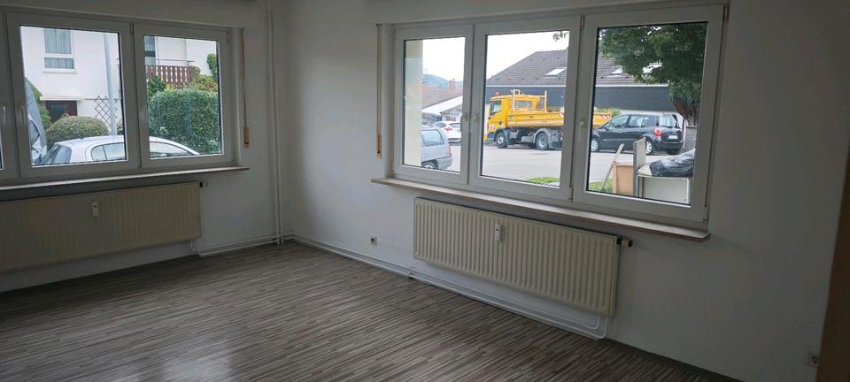 Erdgeschoss, Barrierefrei Wohnung mit Garage zu vermieten 3 zimmer