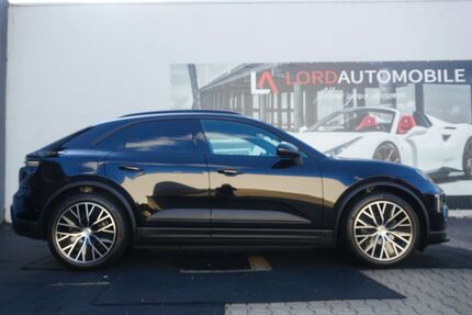 Porsche Macan 8.900 km 81.800 &euro; Stuttgart 70499