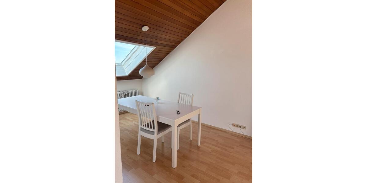 Dachgeschoßwohnung Stuttgart Sillenbuch - 3 Zimmer, 80 m&sup2;, 1.500&euro; | Angebot:25223834