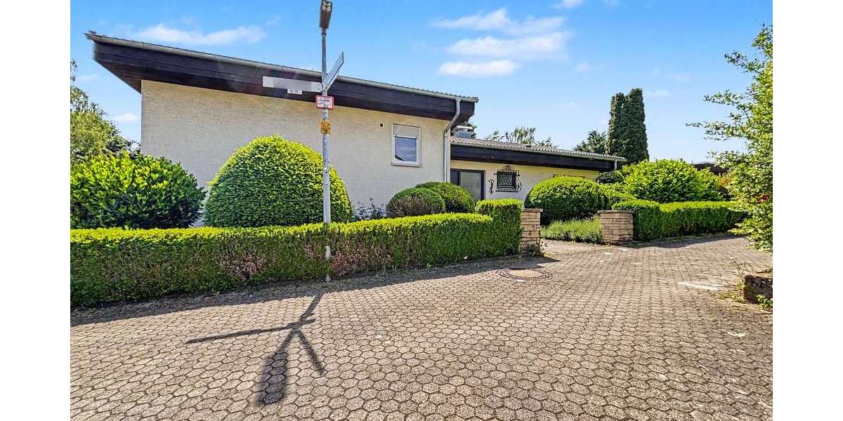 Einfamilienhaus Metzingen - 7 Zimmer, 254 m&sup2;, 899.000&euro; | Angebot:26950253