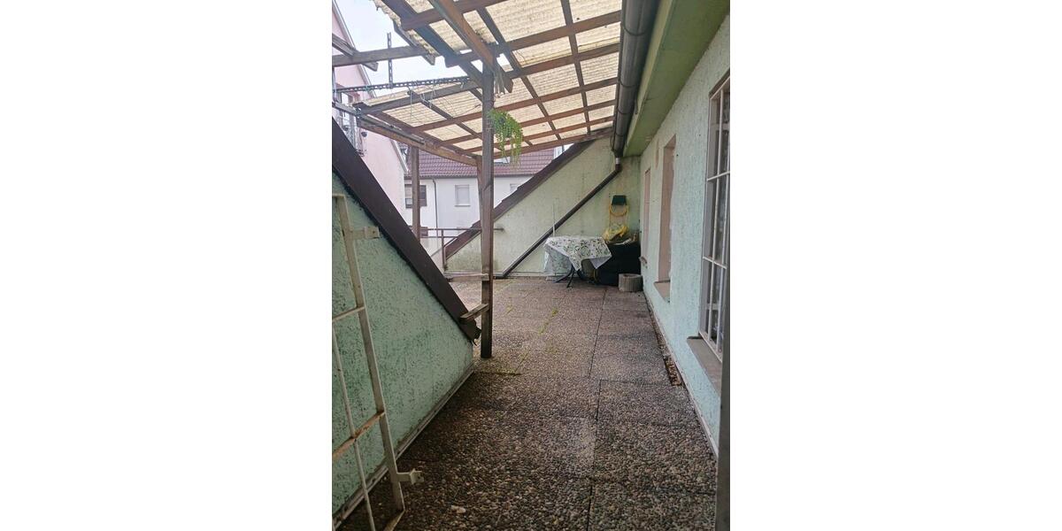 Einfamilienhaus Nürtingen - 13 Zimmer, 210 m&sup2;, 430.000&euro; | Angebot:27226507
