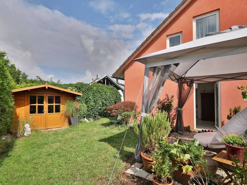 Familientraum mit EinliegerWohnung, Kamin und herrlichem Garten