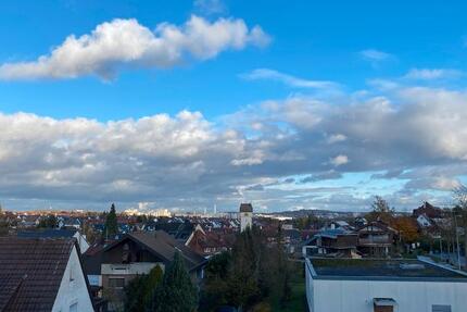 Helle 4-Zimmer-DG-Wohnung mit großem Balkon zu vermieten 4 zimmer
