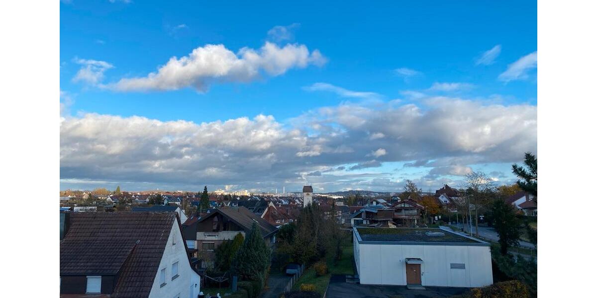 Helle 4-Zimmer-DG-Wohnung mit großem Balkon zu vermieten 4 zimmer