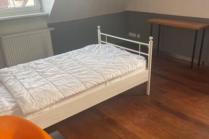 Wohnung Stuttgart Luginsland - 4 Zimmer, 130 m&sup2;, 600&euro; | Angebot:25922271