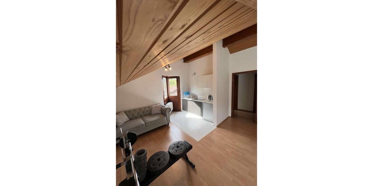 Dachgeschoßwohnung Stuttgart Vaihingen - 1.5 Zimmer, 32 m&sup2;, 677&euro; | Angebot:26620979