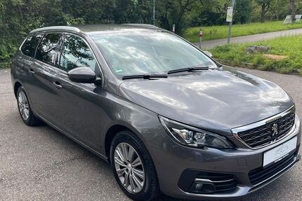 Peugeot 308 118.554 km 11.999 &euro; Stuttgart 70469