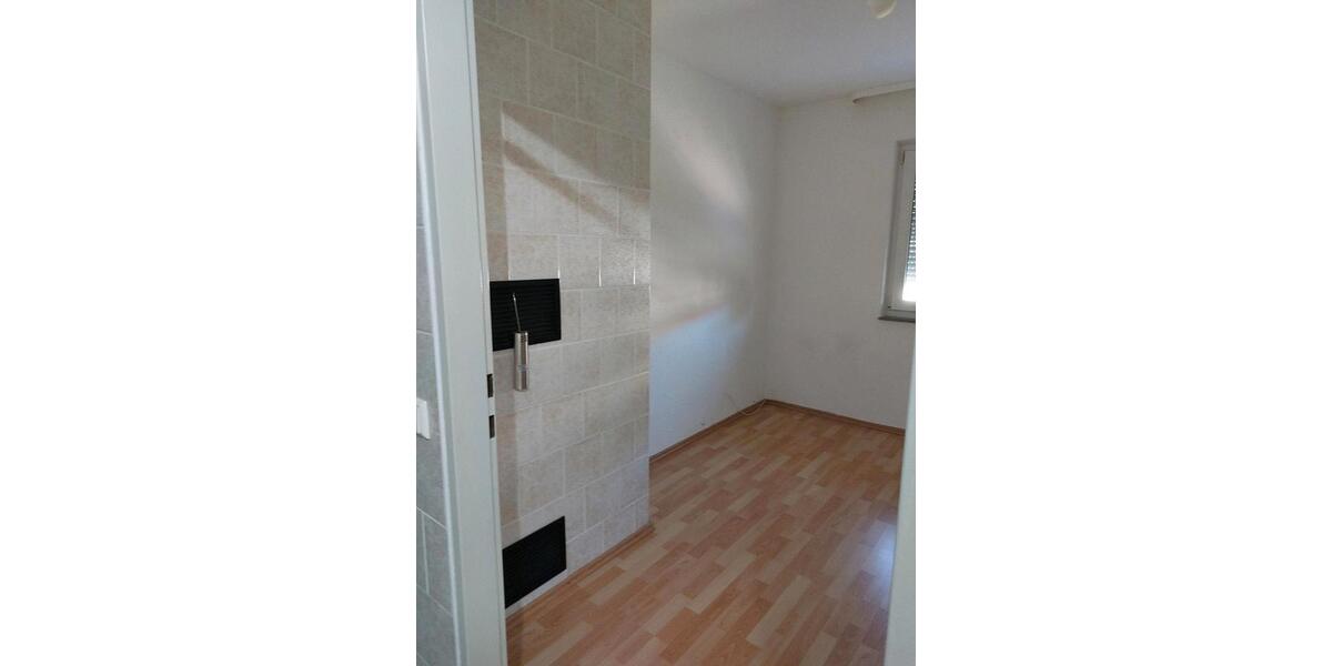 Etagenwohnung Esslingen am Neckar Pliensauvorstadt - 3 Zimmer, 57 m&sup2;, 219.000&euro; | Angebot:26907655