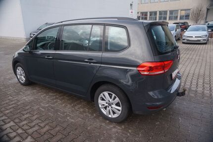 VW Touran 122.704 km 22.950 &euro; Nufringen/Stuttgart 71154