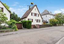 Ruhig gelegenes Einfamilienhaus inkl. großem Garten & Garage in Stuttgart Vaihingen zu kaufen!
