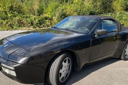 Porsche 944