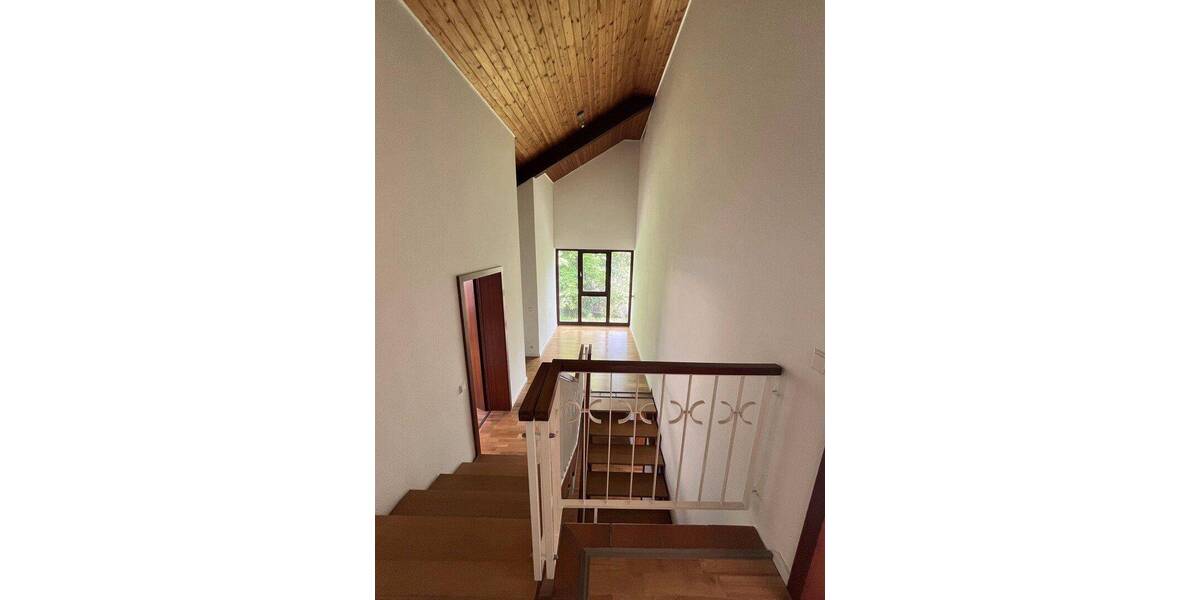 Reihenendhaus Stuttgart Nord - 7 Zimmer, 198 m&sup2;, 2.950&euro; | Angebot:26886443
